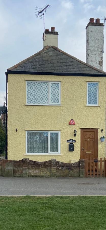 Cosy Cottage Great Bentley Near Station And Shops المظهر الخارجي الصورة