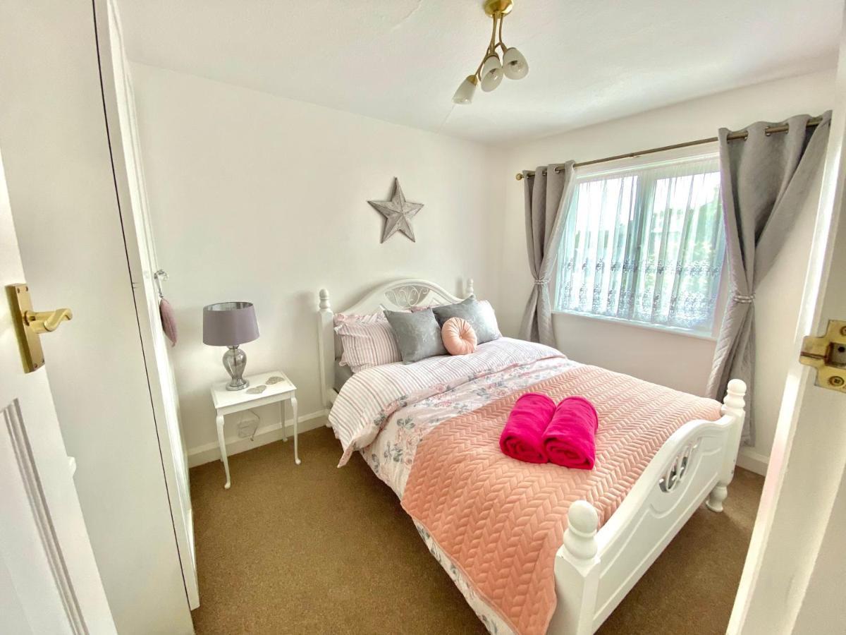 Cosy Cottage Great Bentley Near Station And Shops المظهر الخارجي الصورة