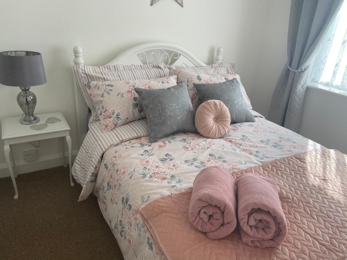 Cosy Cottage Great Bentley Near Station And Shops المظهر الخارجي الصورة