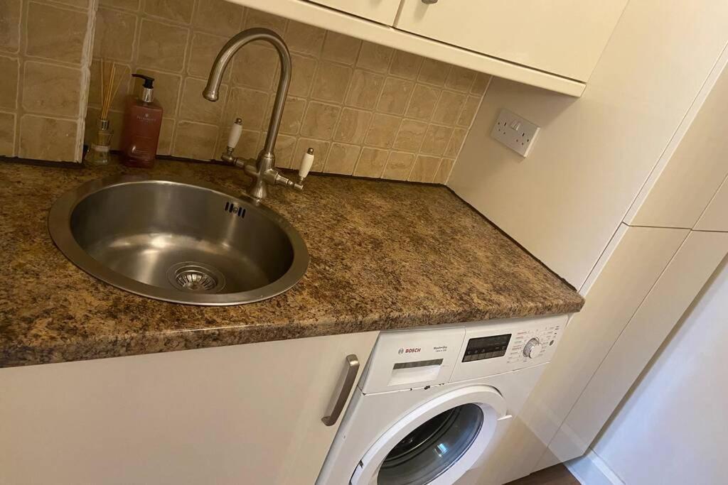 Cosy Cottage Great Bentley Near Station And Shops المظهر الخارجي الصورة