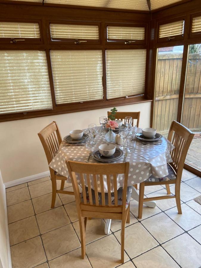 Cosy Cottage Great Bentley Near Station And Shops المظهر الخارجي الصورة