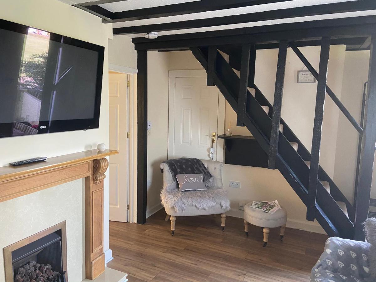Cosy Cottage Great Bentley Near Station And Shops المظهر الخارجي الصورة
